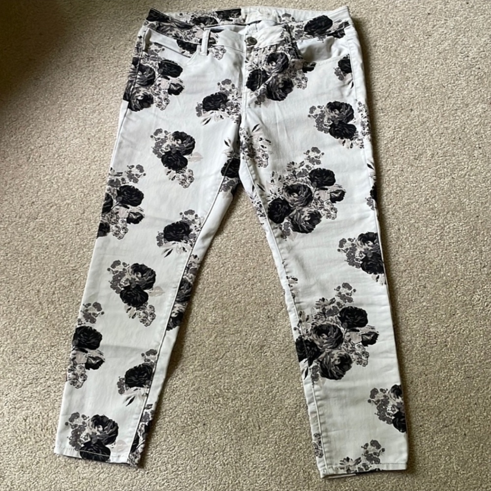 American Eagle Floral Jeggings